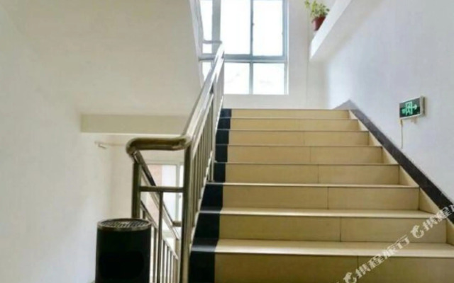 Xiaocheng Renjia Express Hotel