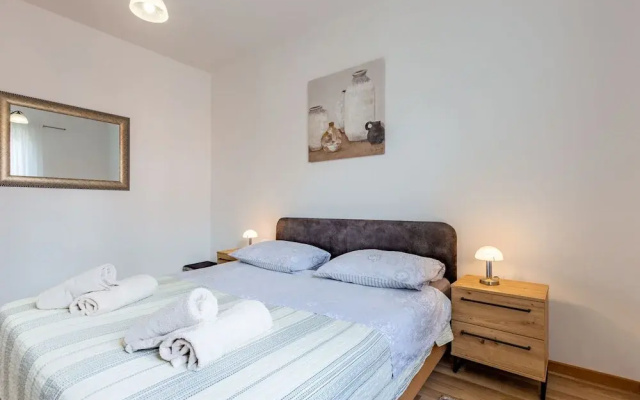 Lovely Leisure Apartments With Pool