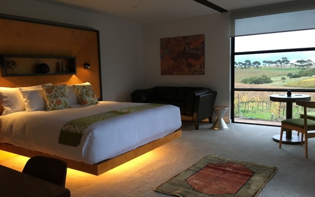 Hotel California Road at Inkwell Wines – Guest Rooms – Adelaide