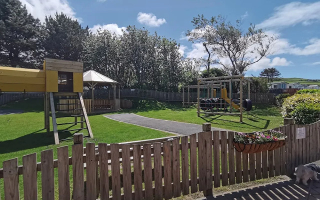 Sea and Mountain View Sunbeach Holiday Snowdonia