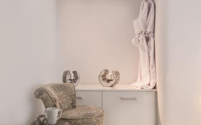 Infinity Collection Privé- Adults Only
