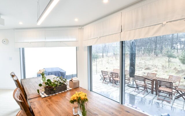 Runway Guesthouse - Hostel