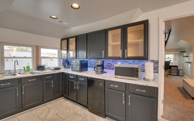 13 Mi to Dtwn Chicago: Maywood Home w/ Fireplace