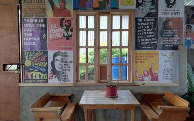 Tribuhaus Backpackers Inn