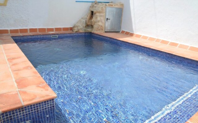 El Almendro y la Montaña