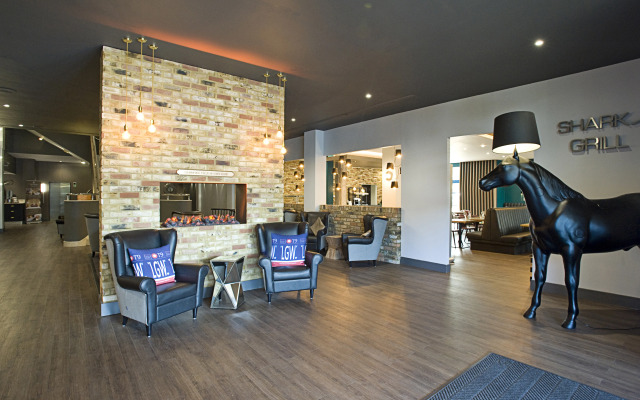 Sandman Signature London Gatwick Hotel