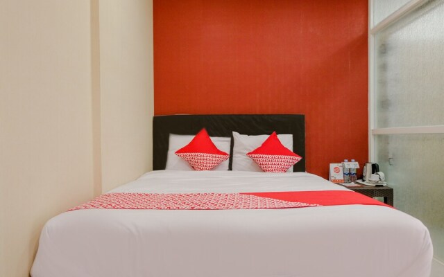 OYO 2060 Adam's Apple Family Guest House