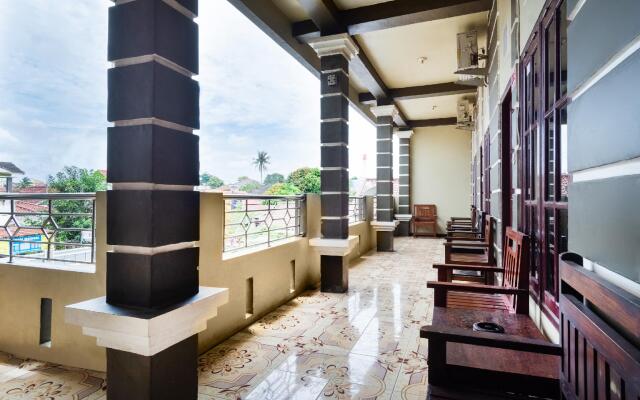 Hotel O Adelia Residence