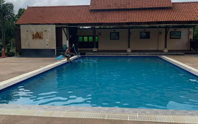 OYO Home 90745 Desa Balqis Beach Resort – Pool – Alor Gajah
