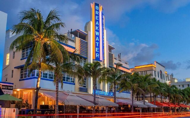 Hotel Breakwater South Beach