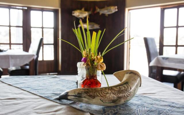 Hakusembe River Lodge