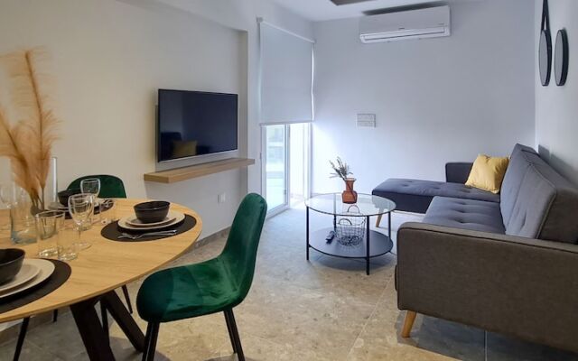 Phaedrus Living: Seaside Luxury Flat Lighthouse 69