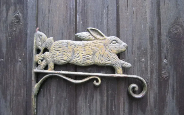 Lively Holiday Home With Garden, Barbecue, Garden Furniture