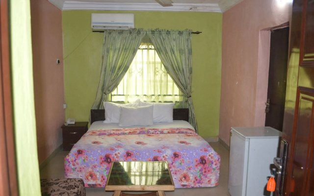 Hardrock Hotel and Suites Ltd