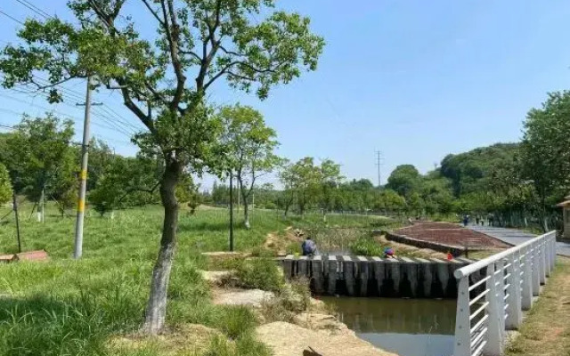 Nanjing Jiangbei New District University of Technology Atour Hotel