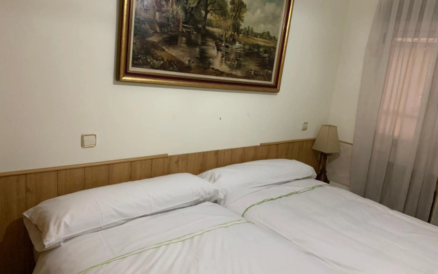 Apartamentos Suites Torr Av América - López de Hoyos