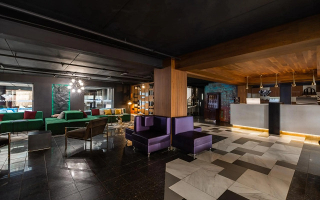 Empire Suites