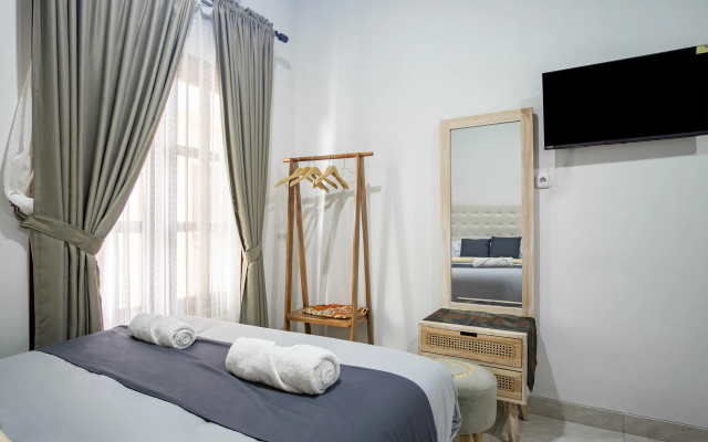 Bisma Balcony Homestay By Zuzu – Guest Rooms – Yogyakarta