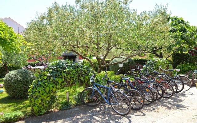 Apartments Family Holiday Garden