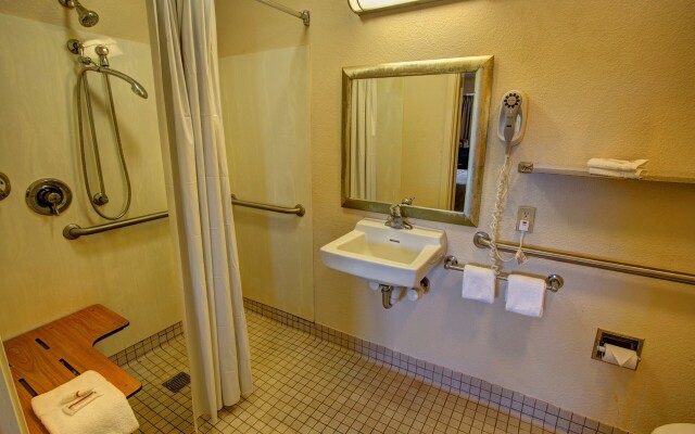 Red Roof Inn Pensacola – I-10 at Davis Highway