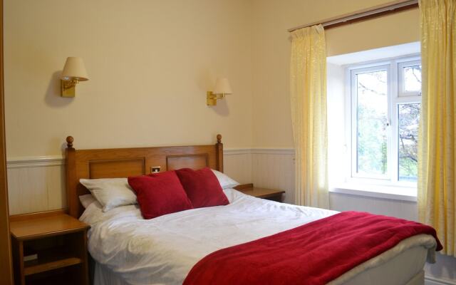 Breeze Hill Hotel