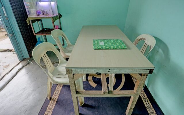 SPOT ON 92985 Mitra HomestayNearTempat Makan Pagi Sore Nohil