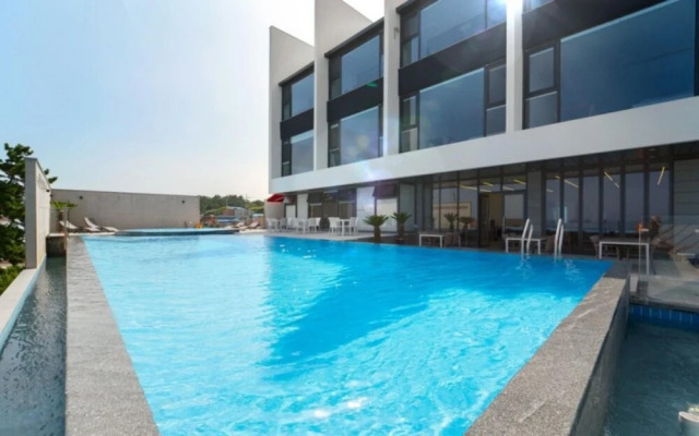 Pohang Red House Ocean Hills Pension