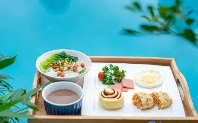 Ji Yun Resort (Yangshuo Ten-mile Gallery Yulong River)