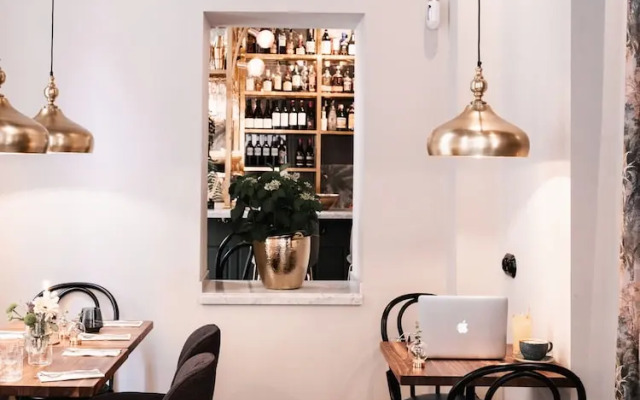 Ocho Suites & Kitchen