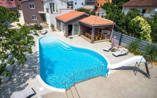 Five bedroom villa Emily with pool