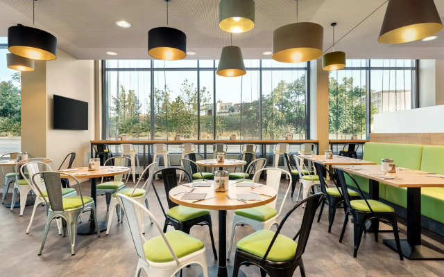 Super 8 by Wyndham Dresden