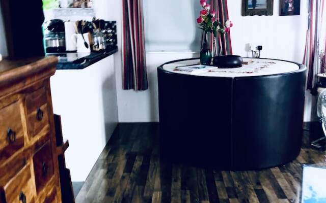 Stunning Cabin for Hire! Home From Home..