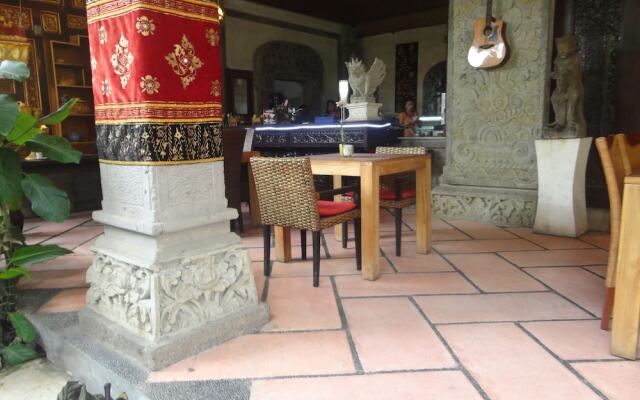 Airy Ubud Monkey Forest Bali