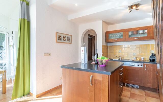 Charming Holiday Home in Empuriabrava With Pool