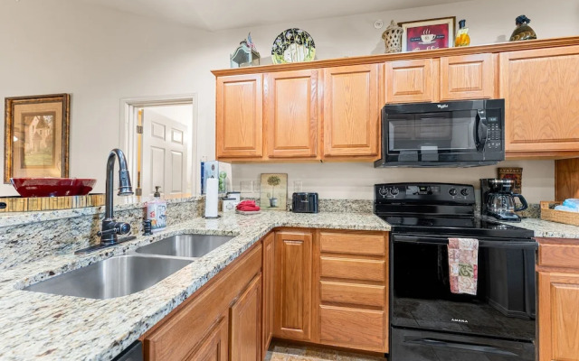 Ozark Comfort 3 Bedroom Condo by RedAwning