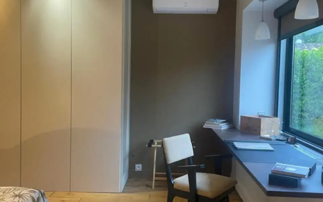 suite la Métairie