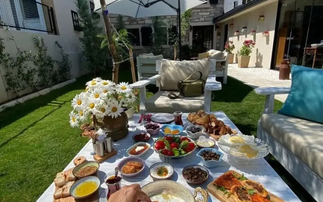 Urla Taş Konak Otel