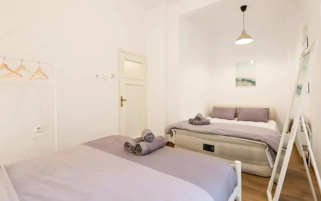 Saint Dimitrios Central Apartment 100sqm.