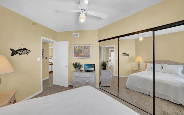 Pelican Pointe 805