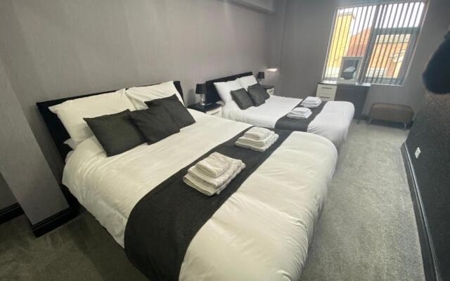 Boutique Blackpool 2 Bed Grey Apartment Sleeps 10