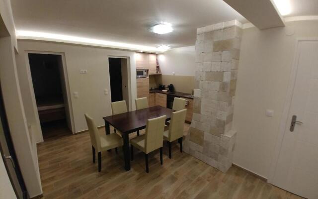 Vízparti Apartmanház