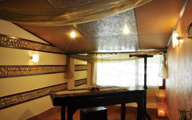 Madhuban Sarovar Portico Mussoorie