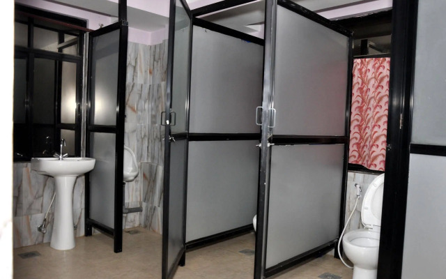 Famous House Kathmandu - Hostel