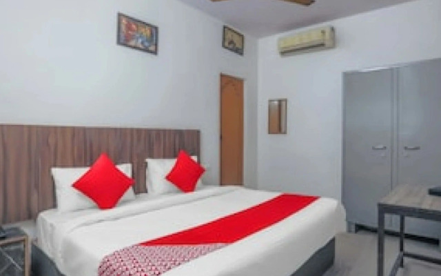 OYO 80791 Empire At Fifty Five