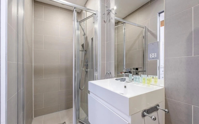 Quiet 2 Bed 2 Bath Mews House South Kensington