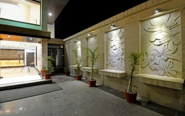 Hotel Heaven Resorts