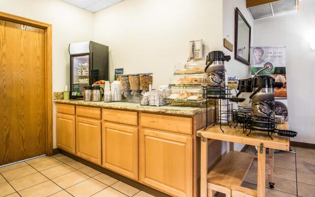 Quality Inn Mauston I-90