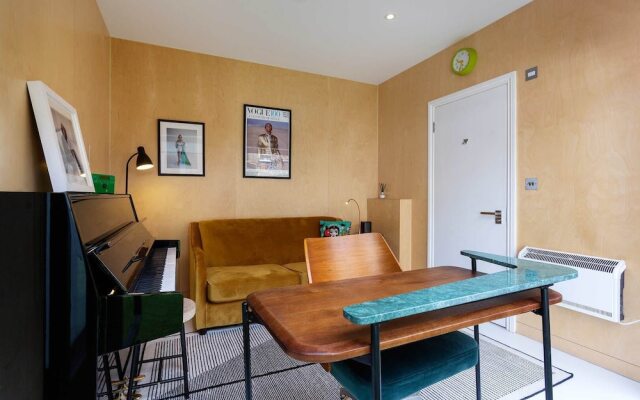 Pared-back Elegance