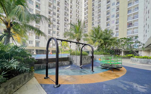 Redliving Apartemen Cinere resort - Gold Room