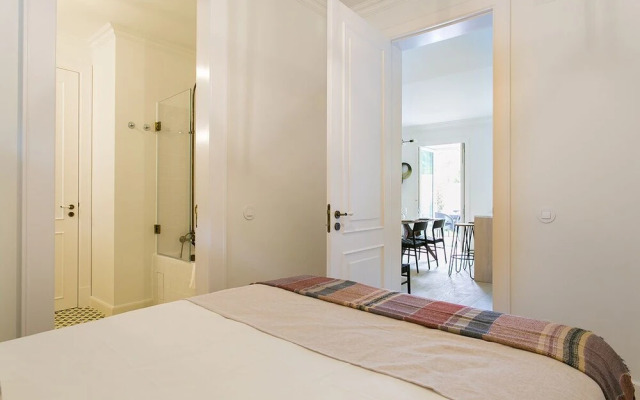 JOIVY Stunning 2BR Apt w/garden, by the Avenida subway & Botanical Garden of Lisbon